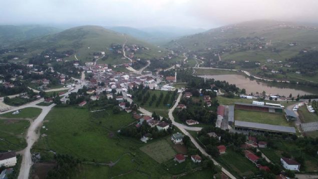 'Buraya okul gezisi iin etkinlik kapsamnda geldik. Yaylay gezerken buray da grdk. Gerekten doa harikas, sakl cennet denilecek yerlerden bir tanesi. ok beendik, en ksa zamanda tekrar gelmeyi dnyoruz' dedi.   