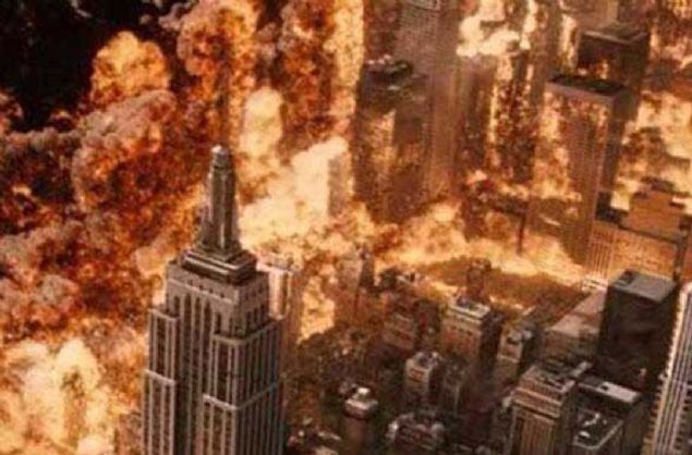 Ursula, zaman iinde bu tr olaylarla byd. Ya gelince anal Ursula'y okula yollayarak okuma yazma renmesini ister.  <br><br>  Ursula hayal gc ve zekasyla ksa zamanda tm hocalarnn gz bebei olmutur. Fakat renciler arasnda bir ucubedir hala.   <br><br>  Ursula da kendisine yaplanlar karsnda intikam yolunu seer.                       