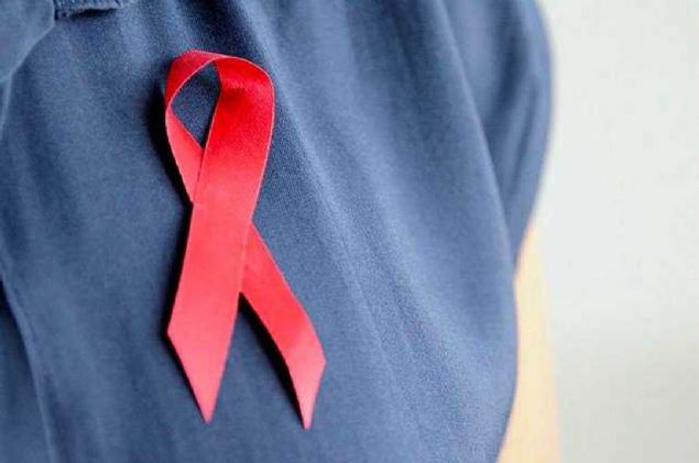 Bir maymun bir eksik ylda ortaya kacak (AIDS) Tm kadnlar korku iinde olacaklar ve ademler tartacaklar ve roma inanc kkleecek.  <br><br>  Ve ngiltere oradan oraya dnecek. Gk grlts dnyay sallayacak, imekler ayr ayr gkleri yrtacaklar. Dnyay su dolduracak ate iini yapacak.                