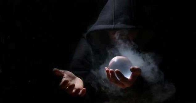 Gney Asya'dan sonra Trkiye'de deprem olacak.   <br><br>  Endonezya'da yakn zamanda meydana gelen depremler sonras uzmanlar 'kehanet doru mu olacak' tartmas balad.   <br><br>  Ancak kehanetler ngiliz uzmanlar ikiye blm durumda. Zira uzmanlar depremlerle ilgili Nostradamus'un Yzyllar adl kitabndaki blmleri farkl ekillerde yorumluyorlar.                