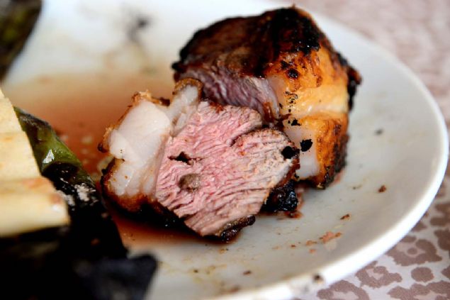 Cavlak,turistlerin yan sraaralarnda ncirlik Hava ss'nde grevli ABD'li askerlerin de bulunduu dana steak sevenlerin, kartalbana daha ok ilgi gsterdiini kaydetti.    