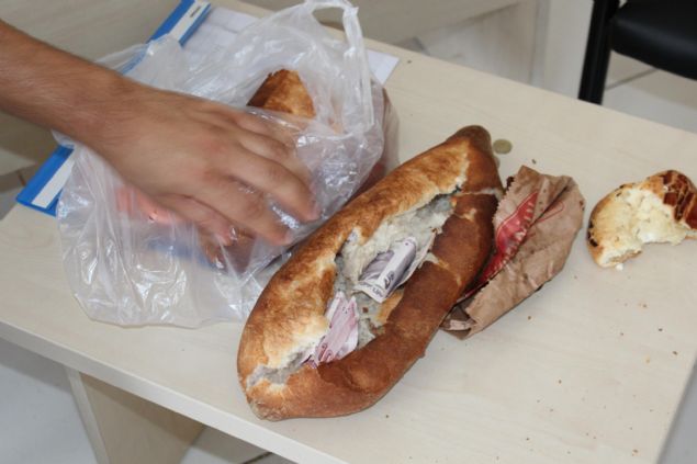 Ba�ka �ehirlerden gelen ve aralar�nda �ocuklar�n da bulundu�u dilenciler, yakalanarak zab�ta amirli�ine g�t�r�ld�.      