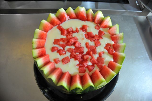 Son 10 yldr Bursa helvas diye de anlyor. Bundan nceki ismi de 'st keri'dir. Bundan 400 yl nceye kadar da bu tatlnn ayn tarifine ulayoruz' ifadelerini kulland.      