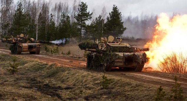 in'in kendisine ait bir eyalet olarak grd Tayvan'n uzun zamandr ana silah tedarikisi durumunda olan ABD, resmi olarak bu lkeyi tanmamasna ramen savunma amal silah satyor.    