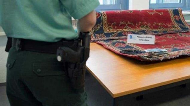 Gmrk memurlar nce ran'dan lkeye getirilen pahal bir hal sand.  