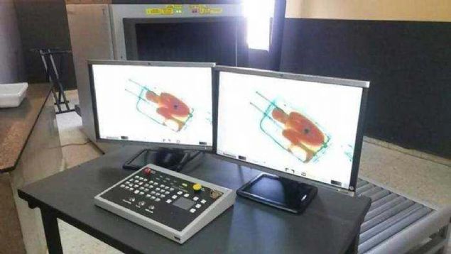 spanyol polisi getiimiz gnlerde, sekiz yandaki bir ocuun, bavul iinde Fas'tan spanya'ya sokulmaya alldn aklad...  