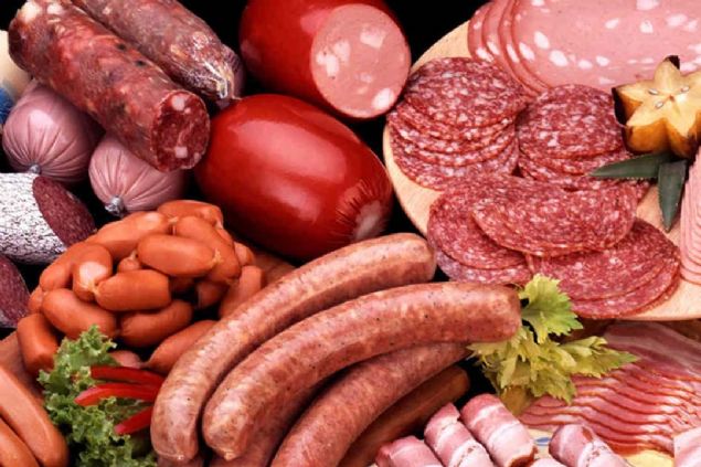 Salam, sosis, sucuk gibi, katk maddeleri ve ar tuz ieren yiyecekler mmkn olduunca tketilmemelidir.    