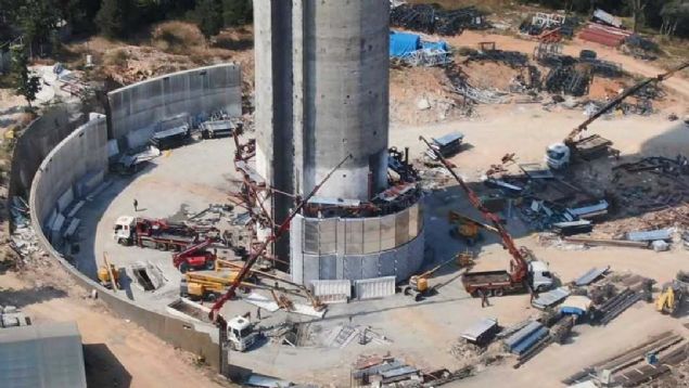 Kulenin hizmete alnmasyla amlca'da grnt kirlilii yaratan televizyon ve cep telefonu vericisi tayan kuleler de sklerek yerlerinden kaldrlacak.   <br><br>  Kule sayesinde frekanslarn birlemesi ile elektromanyetik kirliliin ortadan kaldrlmas hedefleniyor. 