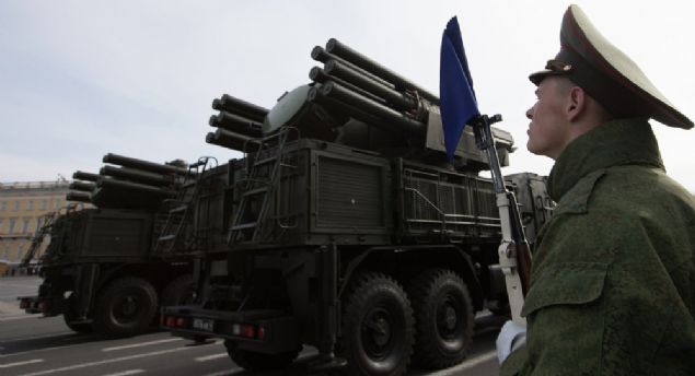 Pantsir-SM, mevcut fze-topu hava savunma sistemlerinin aksine sadece Hava-Uzay Kuvvetleri'nin hava savunma birliklerine teslim edilmeyecek.  