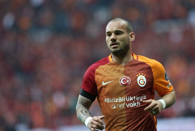                                                                 Wesley Sneijder                                                         