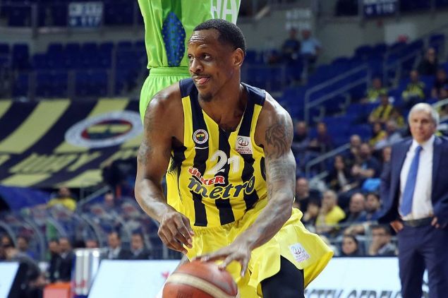 JAMES NUNNALY | ATLANTA HAWKS, PHILADELPHIA 76ERS, MINNESOTA TIMBERWOLVES, HOUSTON ROCKETS | Fenerbahe formasn giymeden nce NBA'de 12 malk bir kariyere sahip olan Nunnaly, iki sezon boyunca Fenerbahenin en nemli utrlerinden biri oldu. 2018 yaznda NBAe geri dnen, yeterli sre bulamayan Nunnaly, nmzdeki sezon Olimpia Milano iin ter dkecek.  