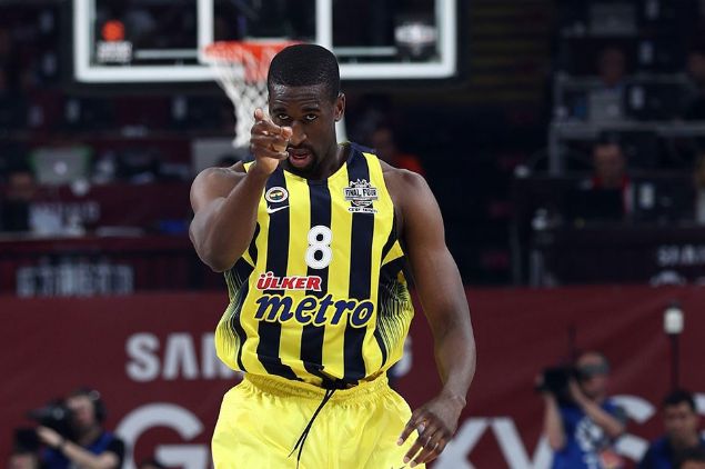 EKPE UDOH | GOLDEN STATE WARRIORS, MILWAUKEE BUCKS, LOS ANGELES CLIPPERS, UTAH JAZZ | 2010 NBA Draft'nda Golden State Warriors tarafndan seilen Udoh, sakatlklar ve fiziksel problemleri sebebiyle NBA'de beklentileri karlayamad. 2015-16 sezonu banda Fenerbahe'ye transfer olan Udoh, pota altnda sergiledii performansla Obradovic rotasyonunun en nemli oyuncularndan birine dnt.2017 Final Four yar finalinde Real Madride kar Fenerbahe ve EuroLeague tarihinin en zel Final Four performanslarndan birine imza atan Udoh, hafta sonu Fenerbahe'nin kupaya uzanmasnda byk rol oynad. Final Fourun MVPsi (En Deerli Oyuncu) seilen Ekpe Udoh, o yaz Utah Jazz formasyla NBA'e geri dnd.  