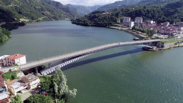 Samsun Turizmciler Dernei Bakan Dilek Gen, AA muhabirine, Ayvack'n, yeil bir vadinin iinde doal gzellikleri barndran kk bir ile olduunu syledi. 
