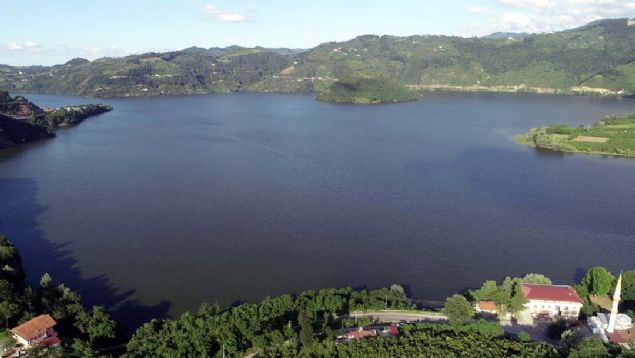 Gen, Ayvack'ta Karadeniz'e zg yresel yemek eitlerinin de tadlabileceini dile getirerek, unlar kaydetti: 