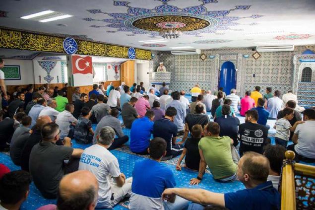 - Belediye bakan Harting: 'Gzel bir ekilde birlikte yaamaya alyoruz'    