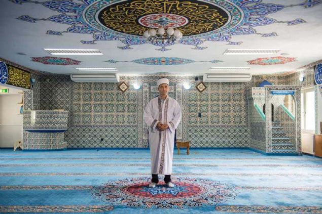 Avusturya'da deien kanunlar gerei artk Trkiye'den din adamnn lkeye gelemeyeceini aktaran Alsan, unlar kaydetti:   