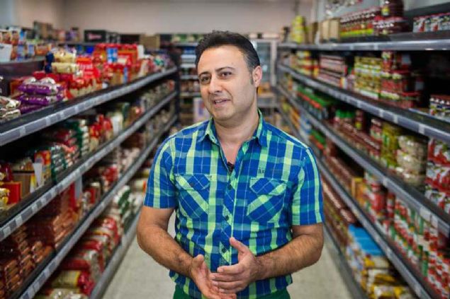 Memleket hasreti ektiklerini vurgulayan nen, '30 senem burada geti ama Trkiye'yi ok zlyoruz. nallah bir gn kesin dn yapacaz. yle bir planmz var.' ifadelerini kulland. 