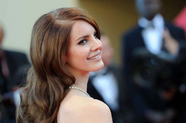 LANA DEL REY  <br><br>  Elizabeth Woolridge Grant    