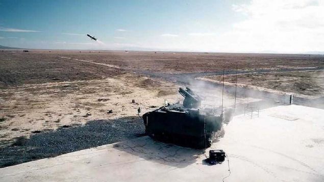 OMTAS FZESYLE YAPILAN LK ATITA HEDEF BAARIYLA VURULDU   <br><br>  Savunma Sanayii Bakanl, Silah Tayc Aralar (STA) projesi kapsamnda FNSS'in gelitirdii 'Kaplan' aracndan 4 kilometre menzile sahip Orta Menzilli Tanksavar Silah Sistemi (OMTAS) fzesiyle yaplan ilk atta hedefin baaryla vurulduunu duyurdu.           