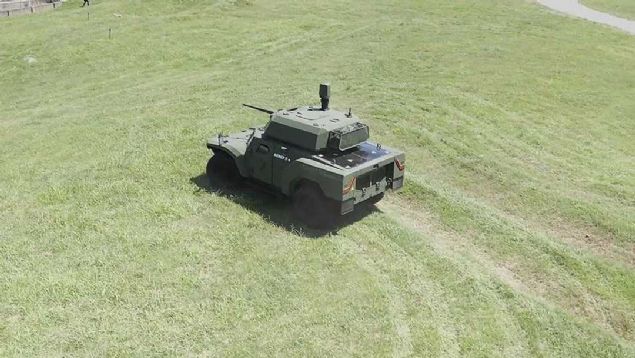 NATO ve Birlemi Milletlerin tedarikisi olan Otokar'n, savunma sanayisinde gncel beklenti ve gelecekteki tehditlere kar bilgi birikimi ve yksek teknolojiyi kullanarak gelitirdii yeni nesil Akrep II, gelimi zellikleriyle modern ordularn tm beklentilerini karlayacak.   <br><br>  Otokar'n zrhl keif ve silah platformu olarak tasarlad Akrep II 4x4 yeni nesil zrhl ara ailesi, dk silueti ile ordularn gncel ve gelecek ihtiyalarna cevap verebilmek iin tasarland.                  