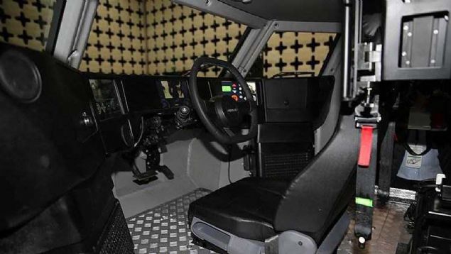 'Teknolojik gelimelerden bahsederken elbette alternatif yaktlar da gndemimizdeydi.   <br><br>  'Akrep II'yi alternatif g gruplarna da uygun olarak tasarladk. Elektrik motoru ve gelimi pillerle donatlan 'Akrep II', Trkiyenin ilk elektrikli zrhl arac olarak IDEF 2019'da sergilenecek. Geleneksel zrhl aralara kyasla eviklik, dk termal iz, yksek hz ve sessizlik avantajlarn bir arada sunan 'Akrep II', tm dnyada ordularn zorlu isteklerini karlayabilecek yeterlilikte bir elektrik motora sahip. Taktik performans beklentilerine de en iyi ekilde cevap veren 'Akrep II', zellikle yakt verimlilii, hareket, beka kabiliyeti ve entegre lojistik destek anlamnda da avantajlar sunuyor.  <br><br>  Otokar, 'Akrep II' ile elektrikli ara teknolojisinin zrhl aralara uygulanmas ynnde esiz bir bilgi birikimi kazanmtr. Bu gelime, gelecein hibrit ve otonom zrhllar iin ilk adm nitelii tamaktadr.   <br><br>  Hedefimiz, 'Akrep II'nin Trkiye'nin teknoloji ihracatnda nc rnlerden biri olmasdr.'           