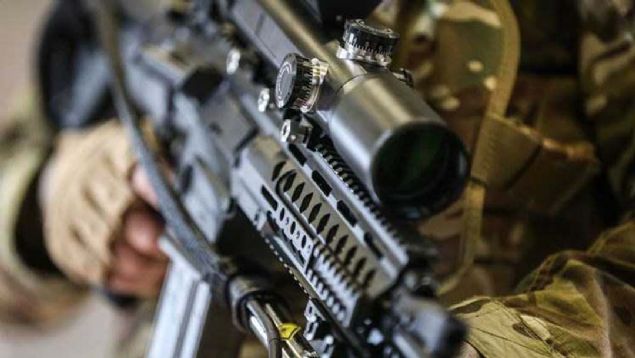 Yeniay, silahn Trk mhendisliinin baars olduuna dikkati ekerek, 'Dnyada bu gte tanabilir ilk lazer silahn gelitirdik.   <br><br>  u anda Trk Silahl Kuvvetleri'nde kullanmda yok. Yaknda olacak.' dedi.                    