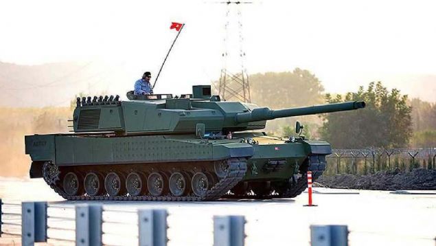 Ana silah ve yardmc silahlarn kontrol edilebilmesi adna Altaya yeni nesil at kontrol sistemi entegre etme almalar ise devam ediyor.  <br><br>  Bu sistem sayesinde Altay, hareket halindeki hedefleri dahi son derece yksek isabet oranyla vurabillecek.     