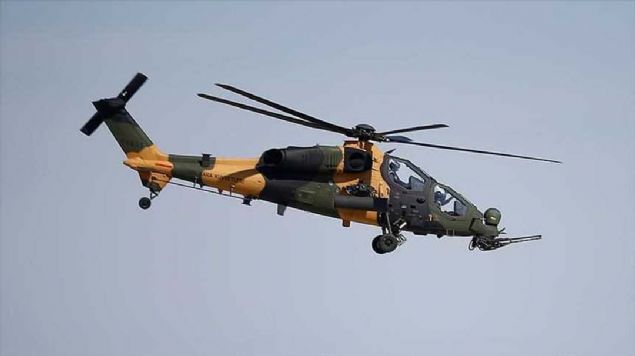 ATAK'A YERL TOP GELYOR   <br><br>  TUSA tarafndan retilen ve Pakistan ile imzalanan ihracat szlemesinin ardndan Latin Amerika lkelerinin de dikkatini eken yerli Ar Snf Taarruz Helikopteri ATAK'n burun ksmnda yer alan 20 mm'lik toplar, artk Trkiye'de retilecek.                  