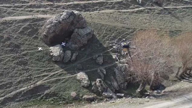 irketin askeri ve gvenlik amal her trl operasyonda hem gndz hem gece etkin olarak kullanlmak zere gelitirdii Songar, otomatik at stabilizasyonuna sahip ilk milli silahl drone sistemi olma zellii tayor.                  