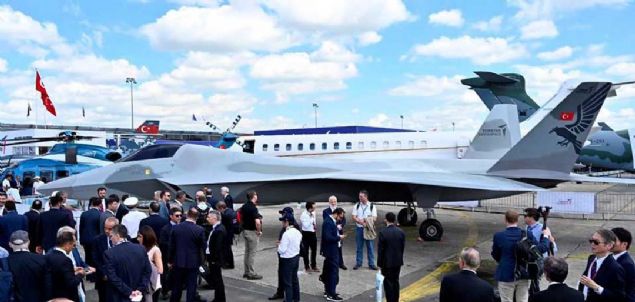 Milli muharebe uann bire bir llerdeki modeli sergide yer alrken, uan motor yerleimi, dahili silah yuvalarnn yerleri, kokpit konseptleri de ana hatlaryla grlebiliyor.                  