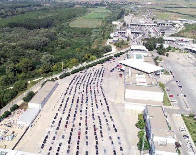 Bulgaristan ve S�rbistan s�n�r kap�s�nda sorun ya�ad�k.' diye konu�tu.    