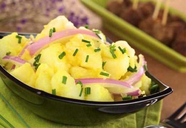 Stafilokok gibi bakteriler, arkterilerin, pikniklerin ve ak bfelerin vazgeilmezi nemli, el deen yiyeceklerde bymeye baylrlar.    