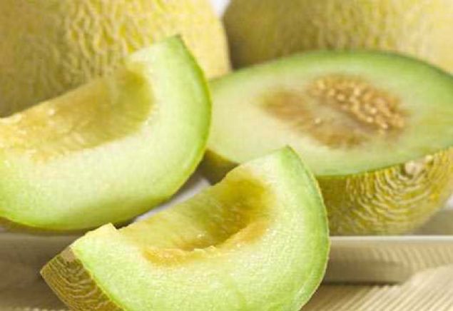 Kavunu kesmek, tohumlarn ayklamak, doramak ve saklamak gerekir;  