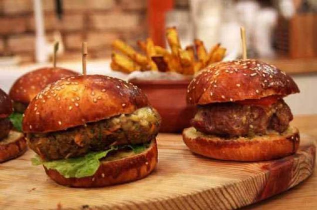 Tek bir para et, ilem srasnda kirlendiinde, genelde yalnzca d yzeyi kirlenir ve bu ksm da genelde bakterilerin lebilecei scaklklarda piirilir.    