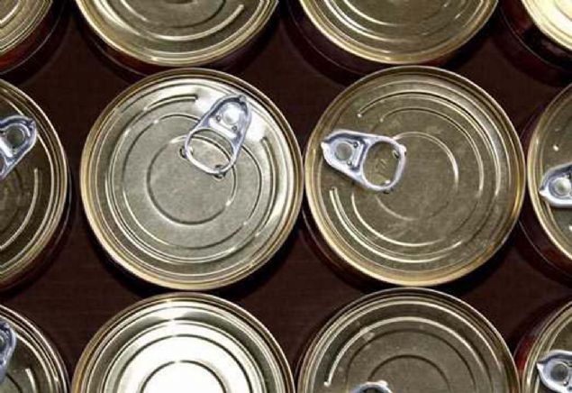 Delinmi konserve kutularndaki ve ikin kaplardaki yiyecekler   