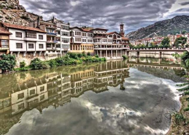 Amasya - 175 bin 793 ki�i   