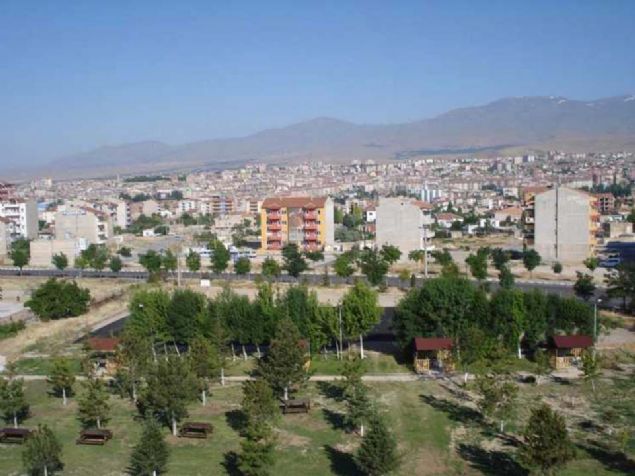 Ni�de - 90 bin 869 ki�i       