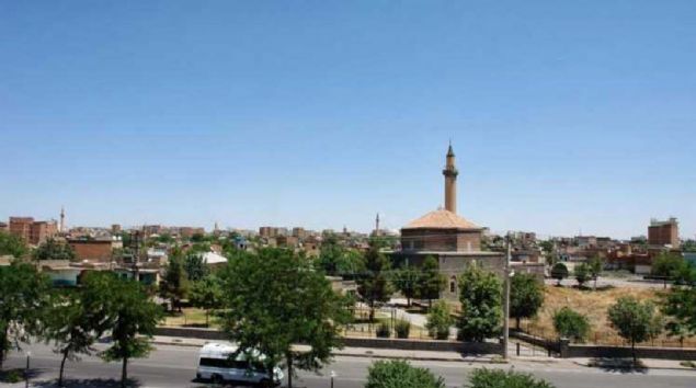 Diyarbak�r - 195 bin 555 ki�i 