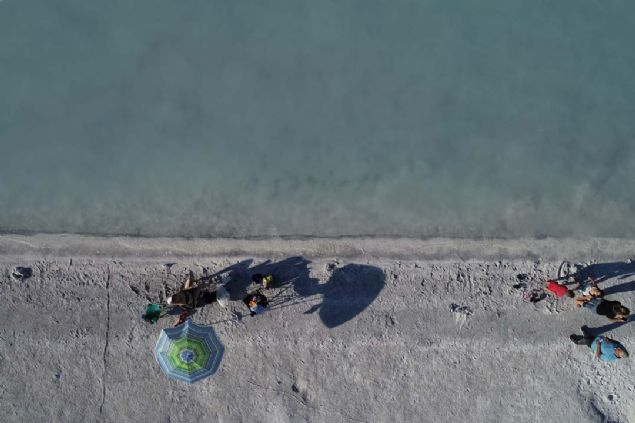 G�lde ye�ili, maviyi ve beyaz� bir arada g�rmenin m�mk�n oldu�unu belirten Kamil, g�l�n do�al g�zellikleriyle ilgi g�rd���n� anlatt�.    