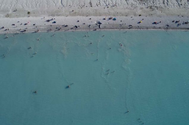 Ziyaret�i Nezahat Cansever ise Salda G�l�'ne uzun zamand�r gelmek istedi�ini vurgulayarak,  