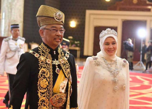 Yeni Malezya kral�n�n se�imi ise ilk olarak Y�neticiler Konferans�'n�n bir aday �zerinde anla�mas�, daha sonra da bu aday�n oy �oklu�uyla se�ilmesi �eklinde ger�ekle�iyor.  <br><br>  (AA) 