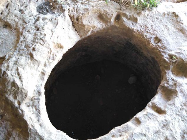 Aklamada deerlendirmelerine yer verilen Mze Mdr Mehmet Alkan, maarann alt katnn zeminden 40 metre ykseklie sahip olduunu, ikinci ve nc katnn ise oyma merdivenlerle birbirine balandn syledi.   