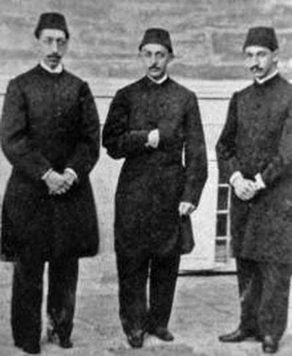 Veliaht Murat, vey kardeleri Reat ve Kemalettin ile, 1870'ler. 
