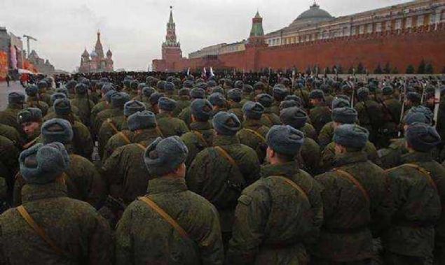 Bu rakam ABD Ba�kan� Donald Trump'�n 2020 i�in haz�rlad��� 750 milyar dolarl�k savunma b�t�esinin neredeyse y�zde ���ne denk geliyor.   