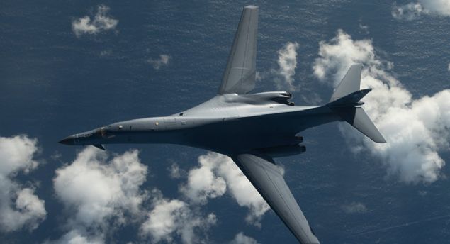B-52 Stratofortress ve B-2 Spirit ile beraber ABD uzun menzilli bombardman yeteniinin bel kemiini oluturmaktadr.      