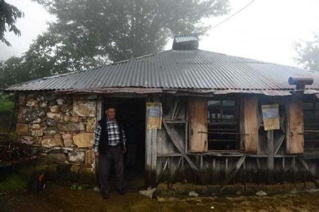 Grntsyle ilgi eken kahvehaneyi, baz amatr ve profesyonel fotoraflar da zaman zaman ekim iin ziyaret ediyor.    