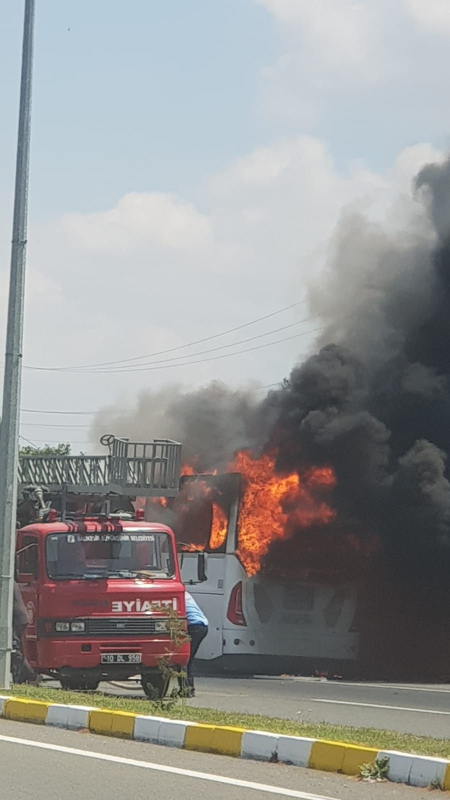 hbar zerine blgeye itfaiye ve salk ekipleri sevk edildi.      