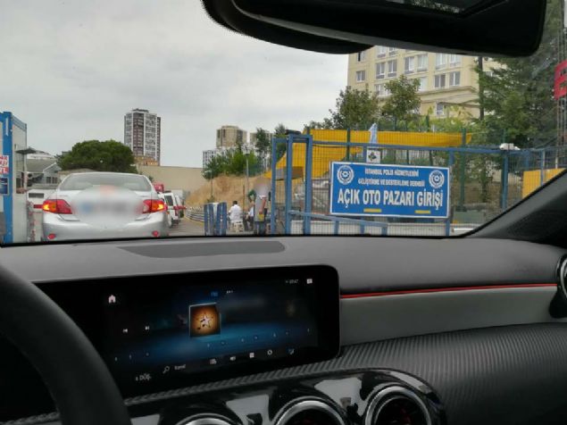 Mercedes yetkilileri ilk servis fiyatlarn sorduumuz srada markann 2019 ylndan itibaren 4 yllk snrsz kilometreli garanti sreci balattklarn belirterek, zaman zaman servis fiyatlarnn gncellendii bilgisini verdi.   