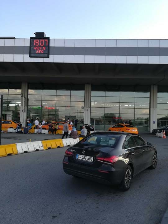 Yerleim yerimizden, memleketimizden, gncel Trke isimlerden otomobilimize isim verebilmenin zel bir ortam oluturacan, karar verdiimiz 'Aye de Fatma da olsa' bize zel bir sesli komut ortamnn kabileceini ifade ettik.   