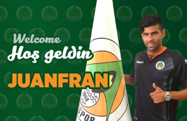 Juanfran - Alanyaspor<br><br>  Alanyaspor, son olarak spanyann Deportivo La Coruna takmnda forma giyen JuanFran renklerine balad. Kulpten yaplan aklamada Kulbmz, spanyann Deportivo La Coruna takmndan Juan Francisco Moreno Fuertes ile 2+1 yllk szleme imzalamtr ifadelerine yer verildi. JuanFran kariyerinde daha nce Real Betis, Watford ve Leganes gibi kulplerde forma giydi. 30 yandaki oyuncu getiimiz sezon La Ligada 23 maa kt 1 gol att.    